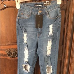 Very nice jeans are very cute when they are put on